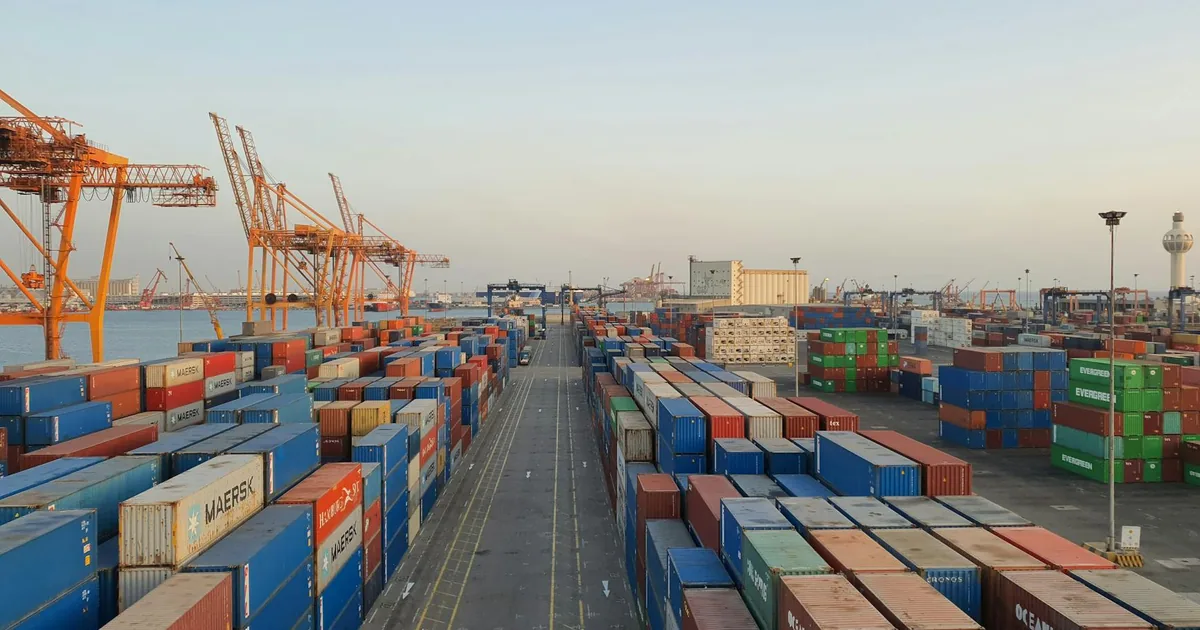 Express courier parcel, air cargo pallet, and sea freight containers compared for Hyderabad international shipping